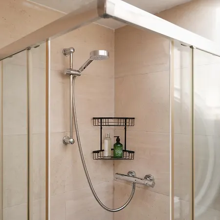 2 Bedroom House 12 Rutland 别墅 *