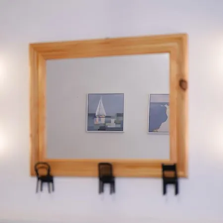 2 Bedroom House 12 Rutland Willa